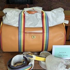 ❤️SOLD❤️NWT COACH C4707 Glovetanned Pride Duffle 🌈
